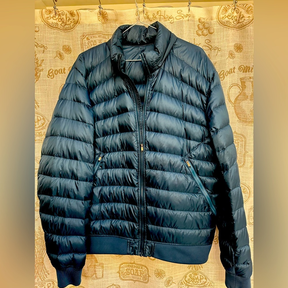 lululemon athletica Men's Navy Blue Puffer Jacket